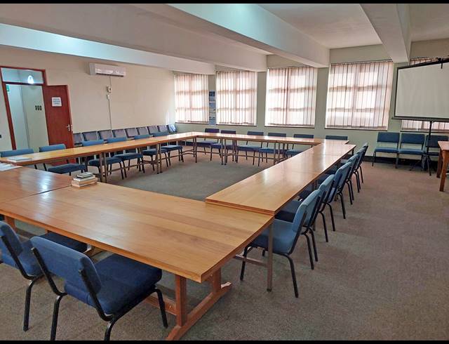 5,630M² BUILDING FOR SALE IN SYDENHAM